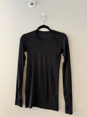 lululemon athletica Black Long Sleeve Seamless Tee